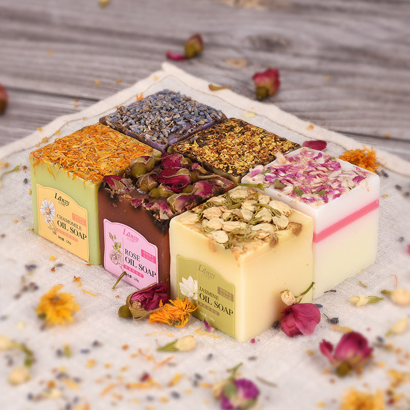 Handgemachte Naturseife mit ätherischen Ölen – Reinigend & Peelend | LoveSeife